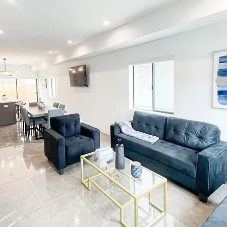 Chic 4Br Multi-Level Home Near K-Town - Cl2 - Cul